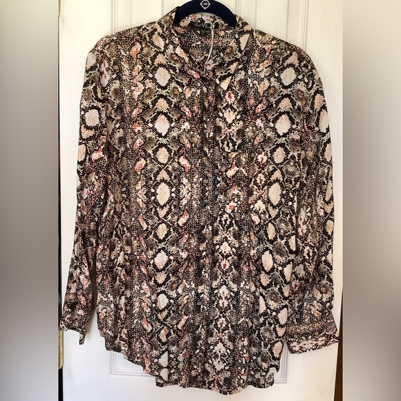 NWT Velvet Heart Snakeskin Button Down — SZ Large - Picture 11 of 12